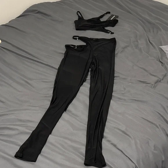 PrettyLittleThing Black Cut-Out Leggings - Picture 8 of 8